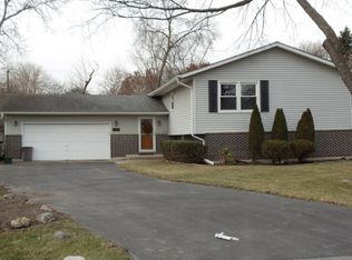 20664 N Florence Ave, Prairie View, IL 60069