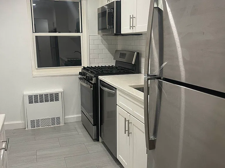 135-20 Hoover Ave #4G — Photo 2
