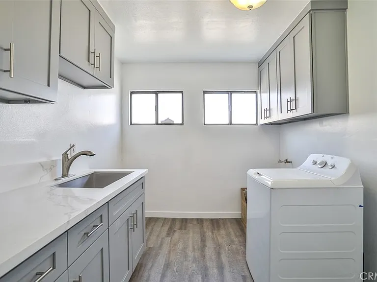7033 W Avenue A2 — Photo 37