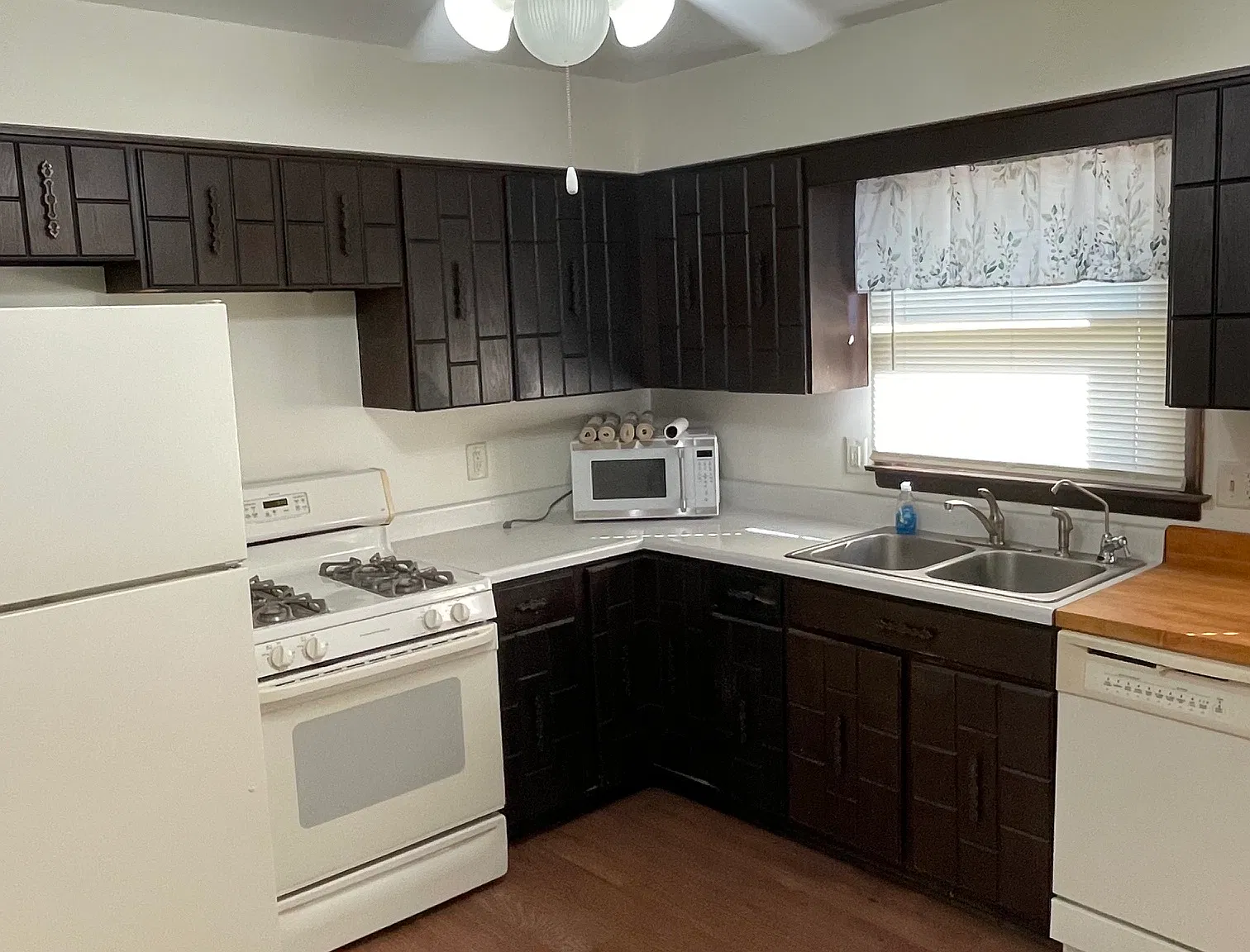 4 bed, 2108 sqft, $2,495 — Photo 4