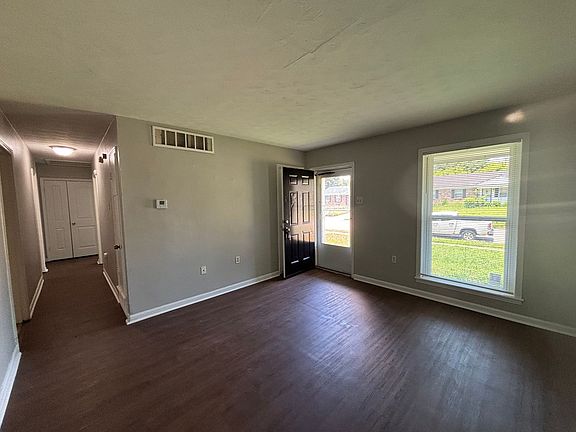 3rd image of 2771 Northmeade Ave