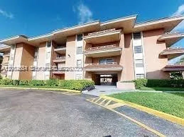 17600 NW 68th Ave, Hialeah, FL