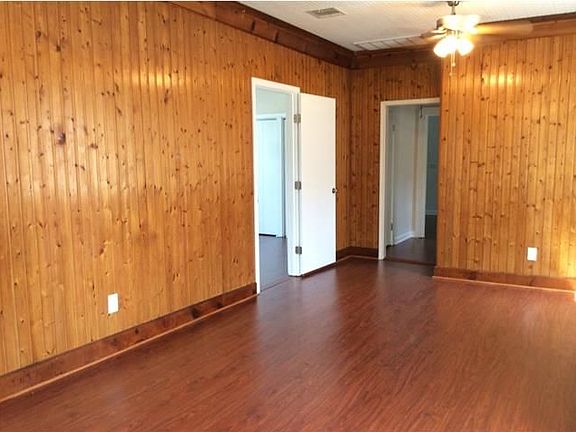 3rd image of 570 Avenue F