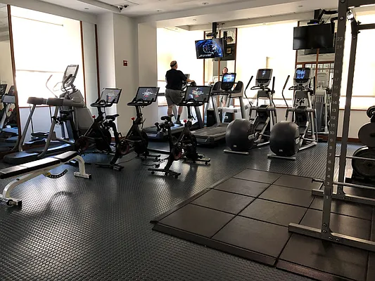 Rented by Chase Global Realty Corp | media 20