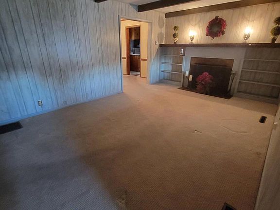 3rd image of 714 E King St