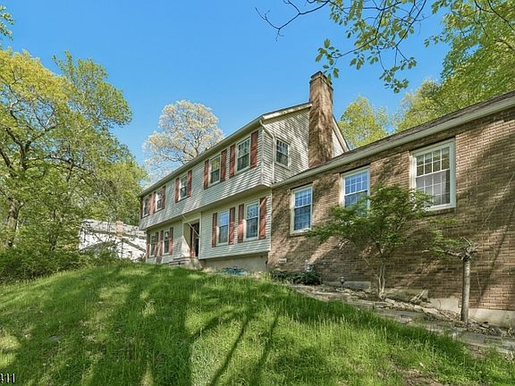 2nd image of 213 Stanhope Rd