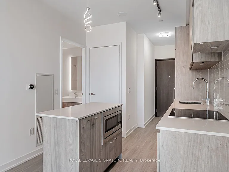 1 Yorkville Ave #3203 — Photo 8