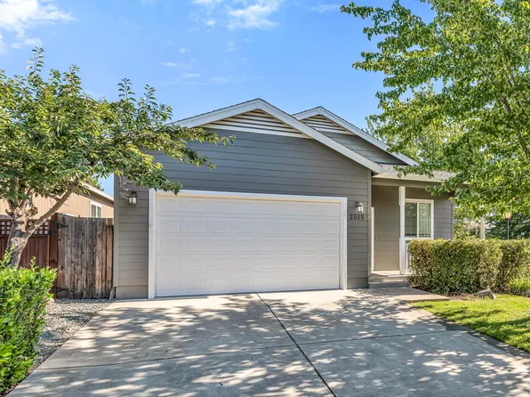 2515 Agate Mdws, White City, OR 97503
