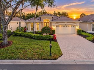 4828 Cerromar Dr, Naples, FL 34112