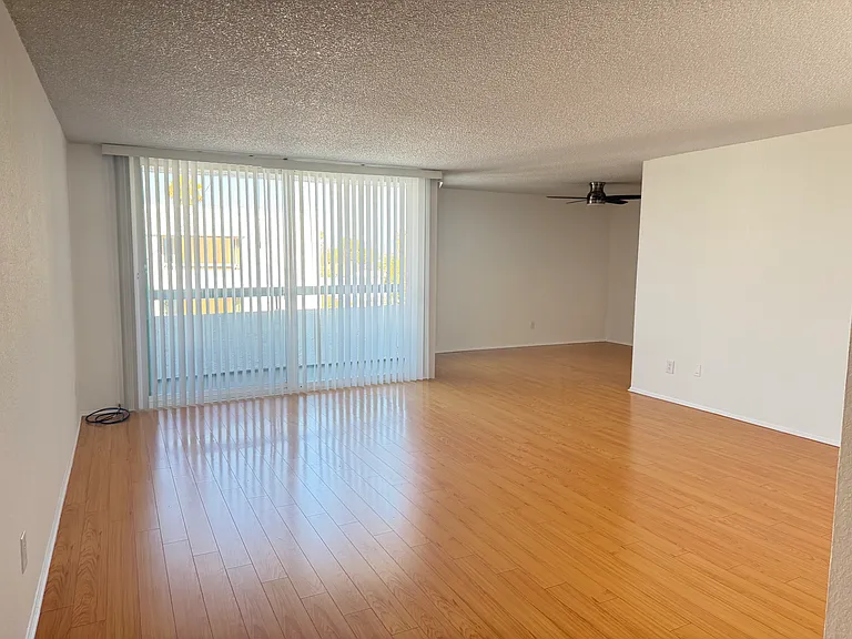 12540 Chandler Blvd #318 — Photo 18