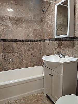 4th image of 1026 2nd Ave APT 3R