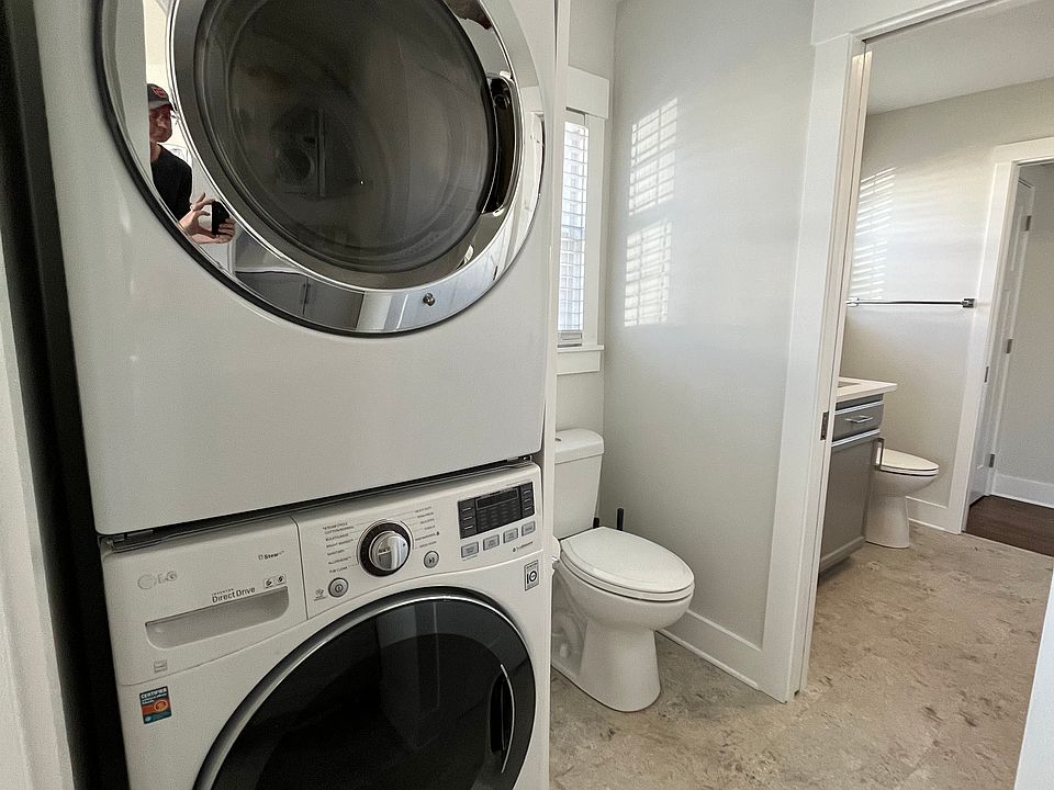 1st image of 33 Skyland Cir