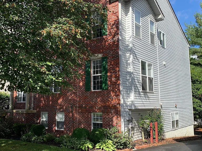 8908 Garden Stone Ln — Photo 3
