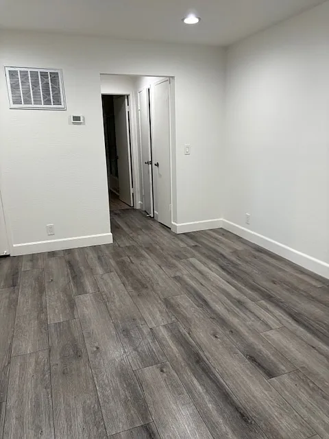 Building Photo - 502 Hope Ter #2