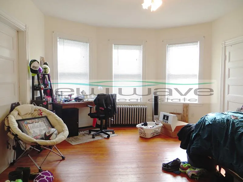 5 bed, 1300 sqft, $7,600 — Photo 4
