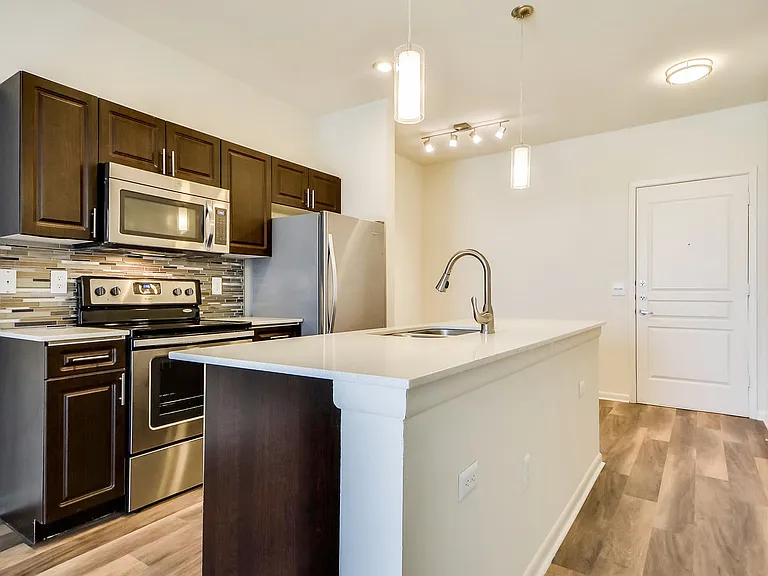Residences at the Domain — Photo 16