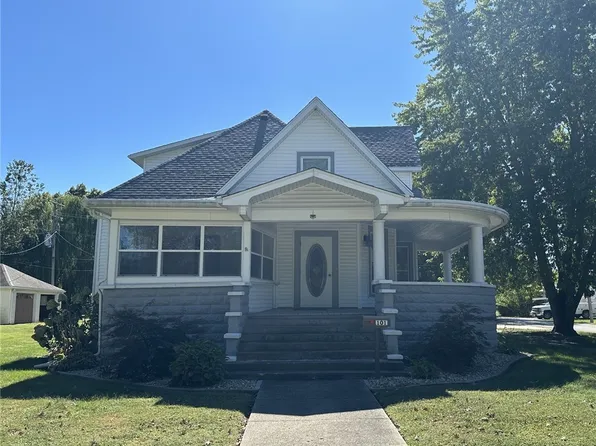 101 E Adams Ave, Casey, IL 62420