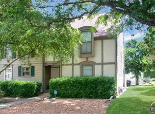 3430 SW Arrowhead Rd, Topeka, KS 66614