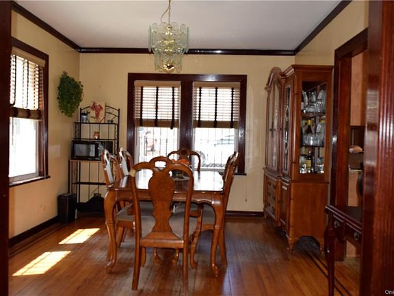 4th image of 2549 Mickle Ave