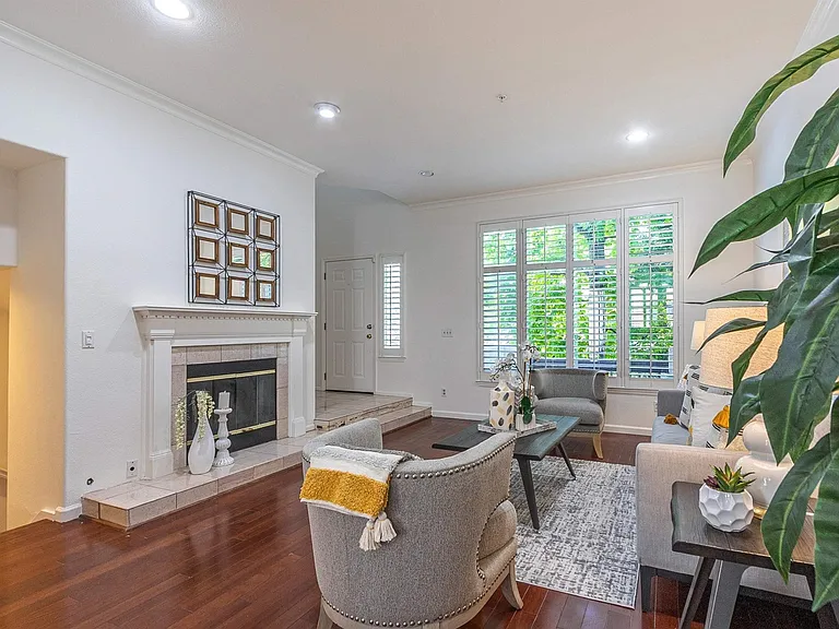441 Camille Cir #12 — Photo 22