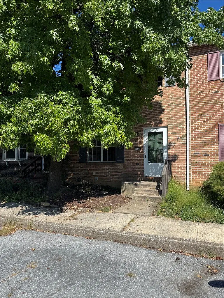 3 bed, 2.5 bath, 1260 sqft, $2,150 — Photo 1