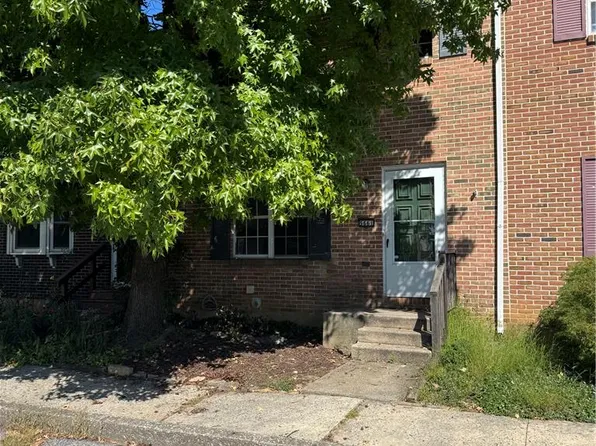 5661 Greens Dr, Allentown, PA 18106