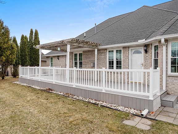 3rd image of 3919 Golfview DRIVE
