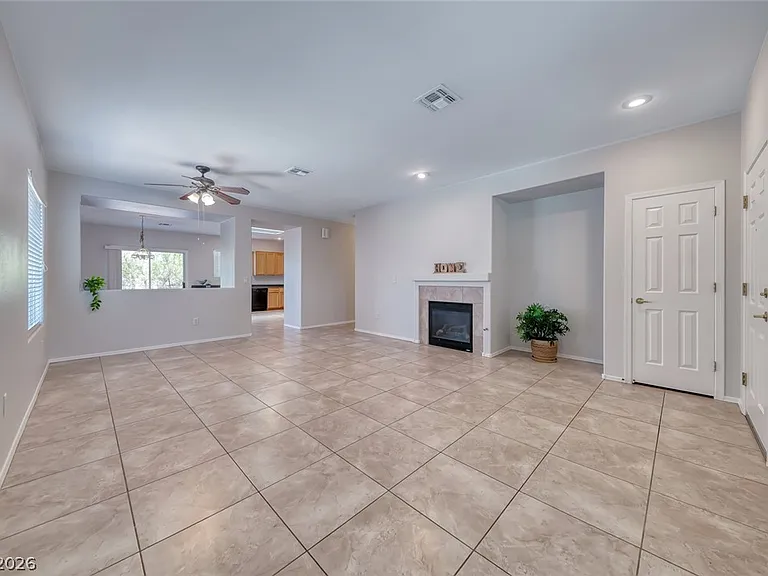 2343 Schaeffer Hills Dr — Photo 4