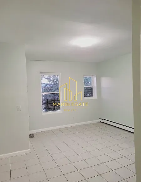 3 bed, 1050 sqft, $2,150 — Photo 2