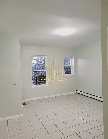 161 S 10th St #33L — Photo 2