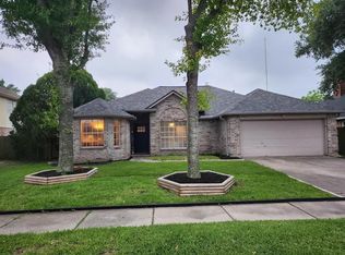 8303 Cienna Dr, Houston, TX 77040