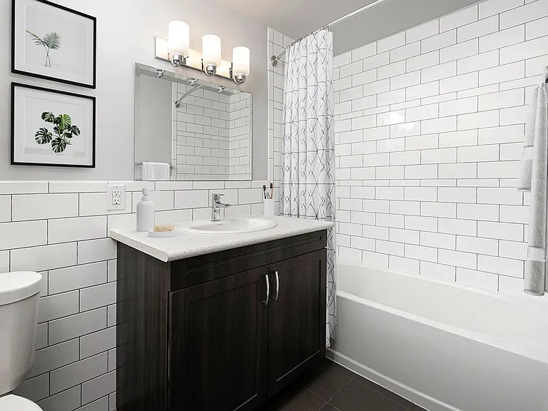 121 Ardglen Dr — Photo 6