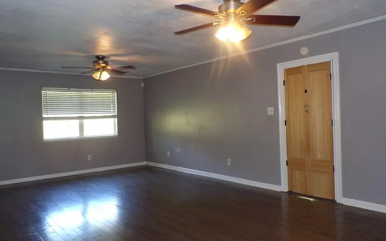 167 Lakeview Dr — Photo 38