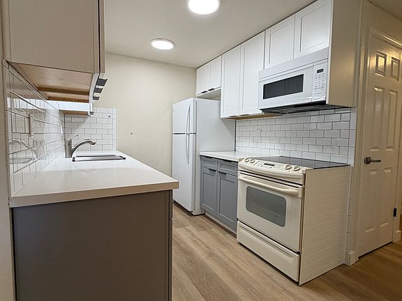 5th image of 310 S 174th Pl APT A