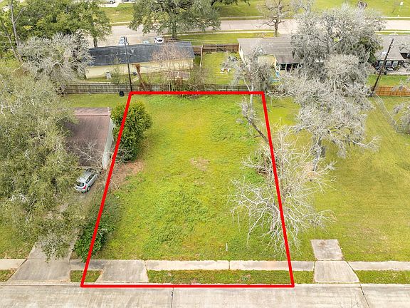 2nd image of 103 Huisache St