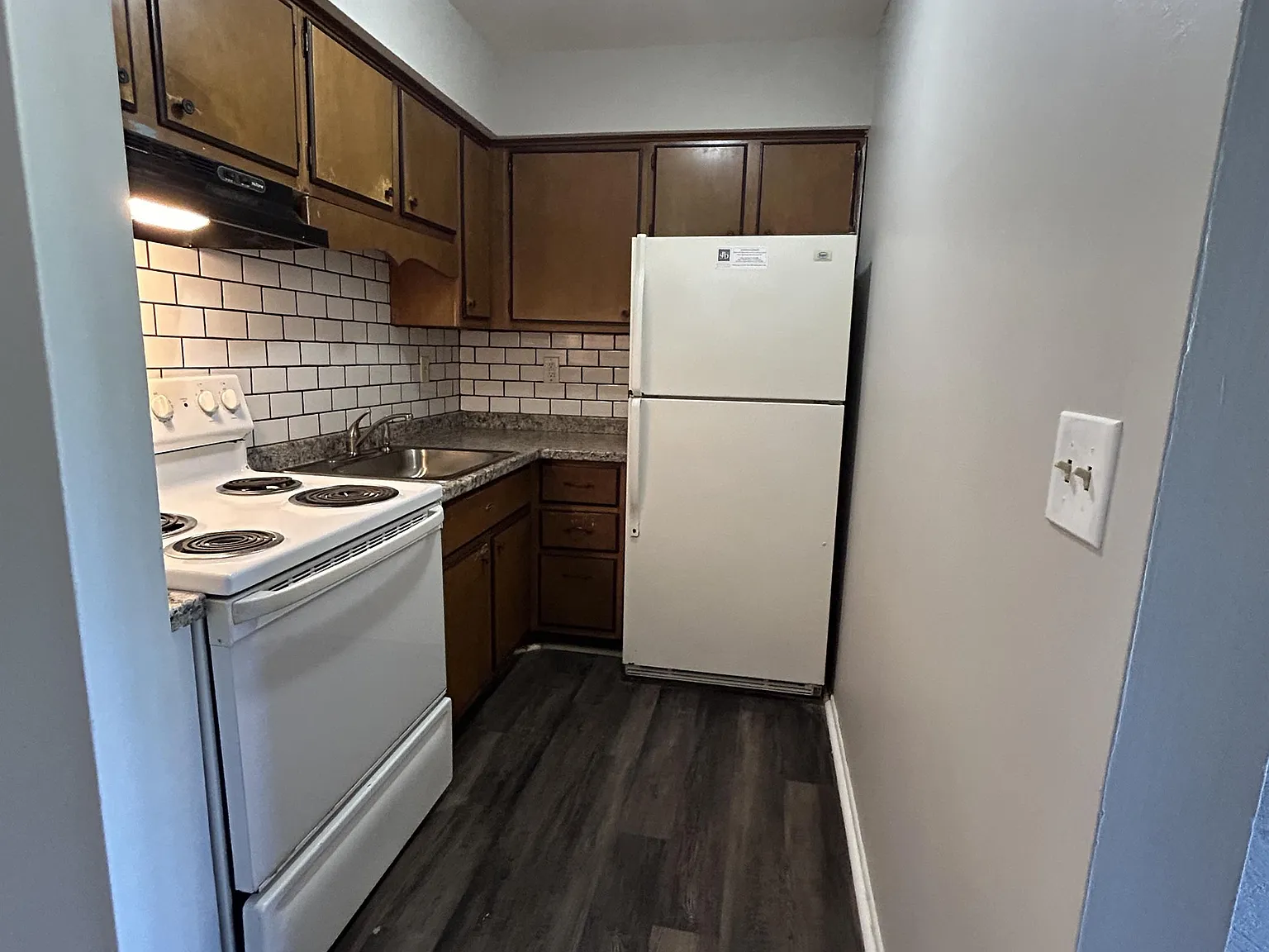 601-611 Ewing Avenue - 605-B — Photo 4