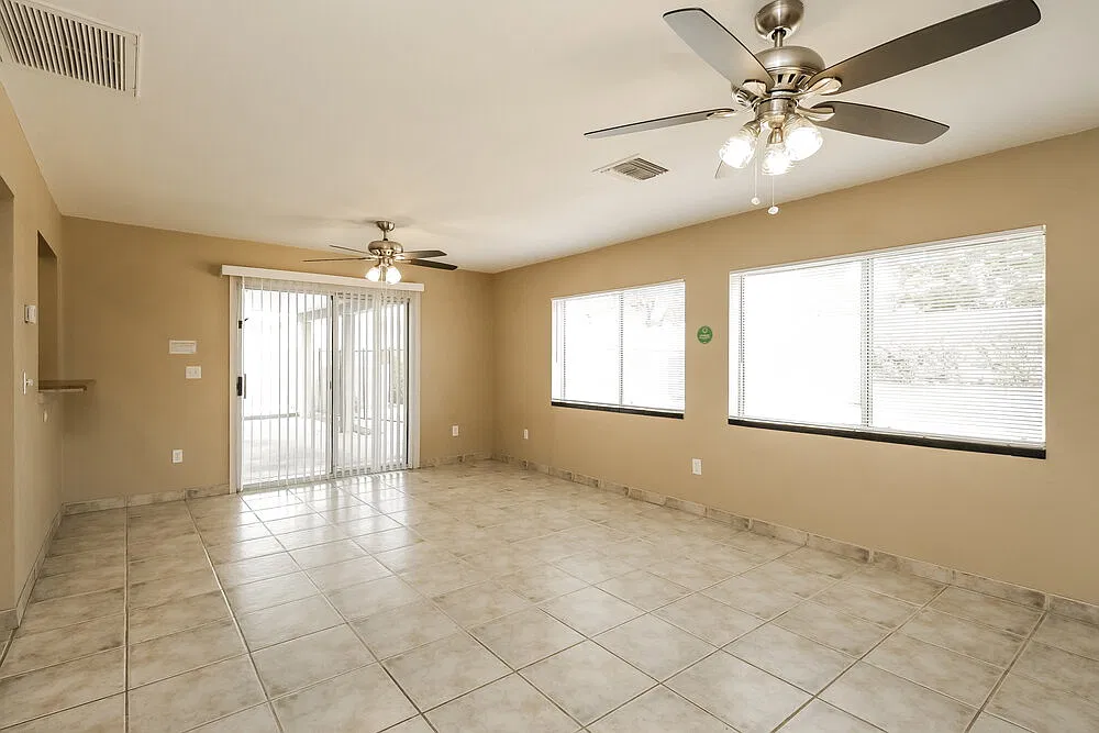 4 bed, 2.0 bath, 1700 sqft, $2,570 — Photo 4