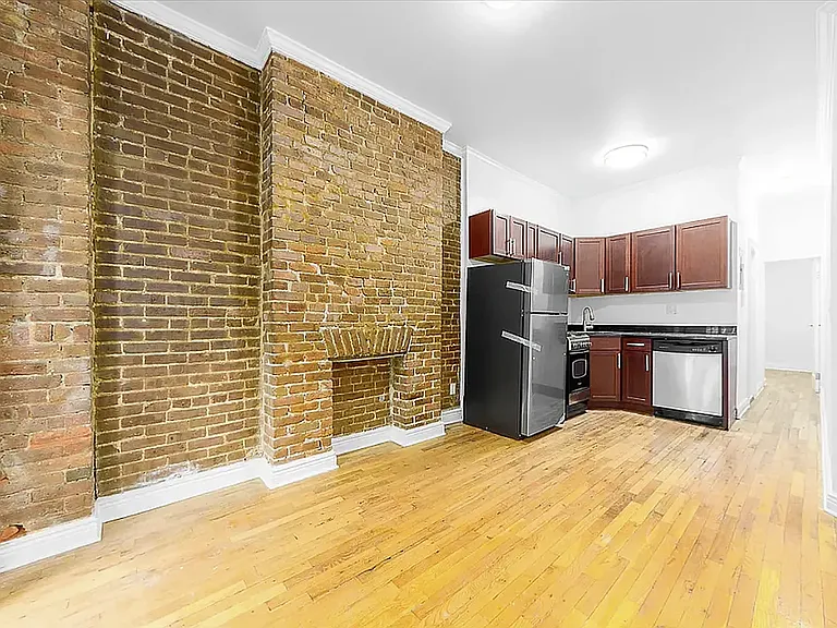 260 Saint James Pl #1A — Photo 1