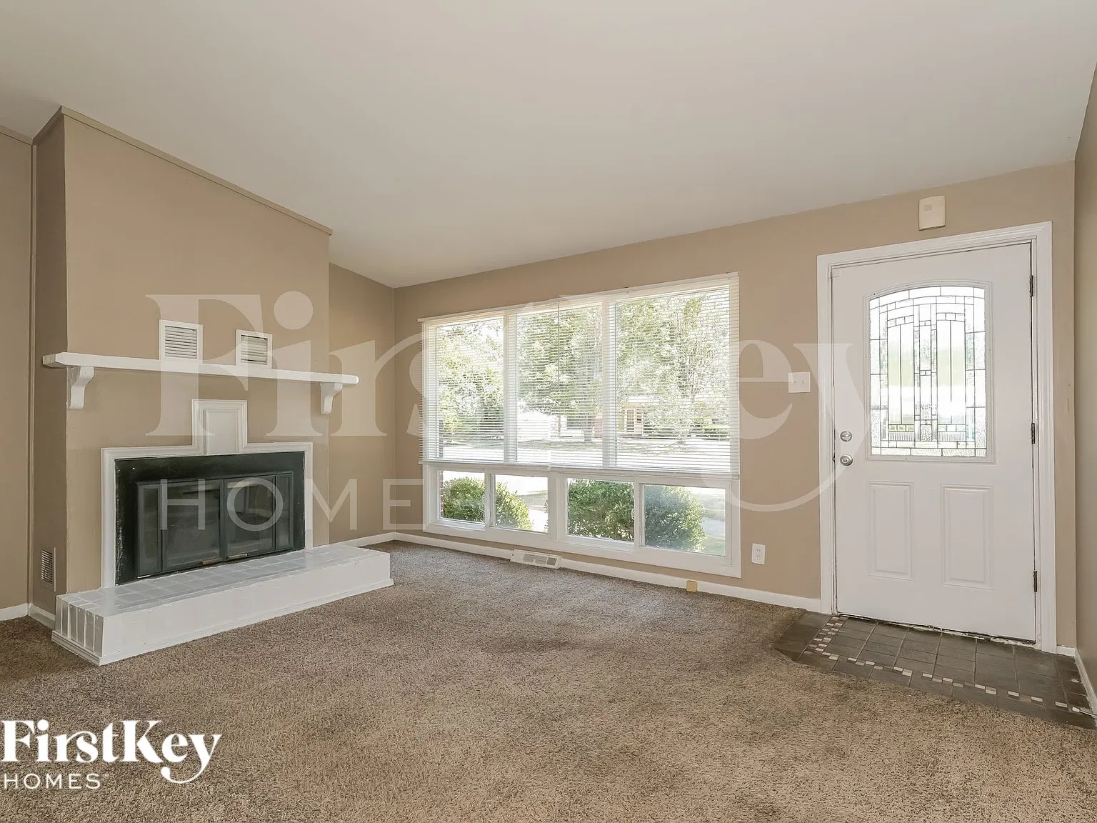3 bed, 1.5 bath, 1040 sqft, $1,725 — Photo 4