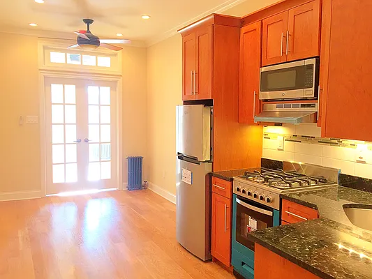 Rented by Rapid Realty Cobble Hill | media 26
