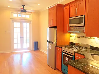 Rented by Rapid Realty Cobble Hill