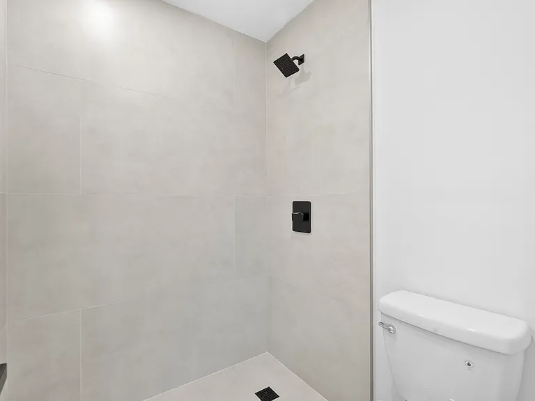 3234 W Trade Ave — Photo 12
