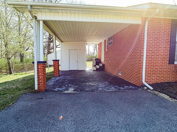 4th image of 130 Milton Dr