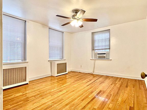 4th image of 30 S 22nd St APT 9