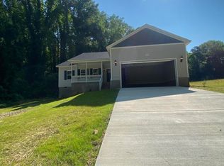 710 Pinecrest St, Carthage, NC 28327