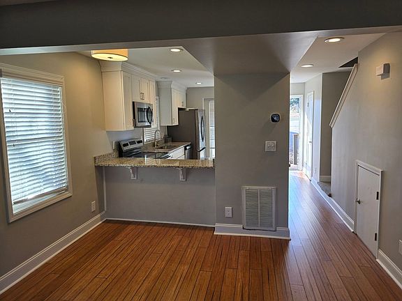 4th image of 1810 Village Lake Dr APT A