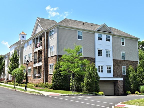 3rd image of 5101 Enclave Cir