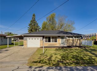 711 N Cleveland St, Effingham, IL 62401