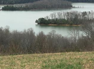 1520 Holly Ben Dr, Byrdstown, TN 38549