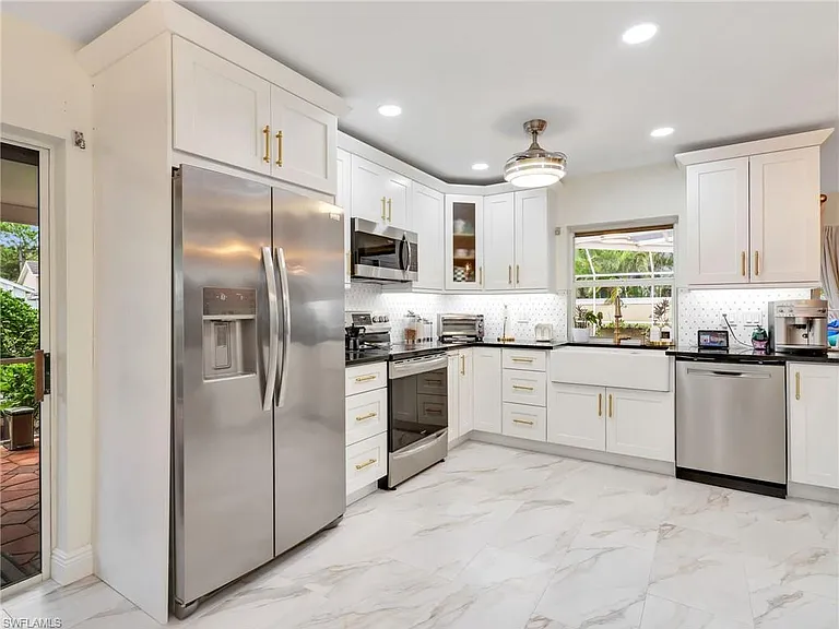 1256 Naples Lake Dr — Photo 20